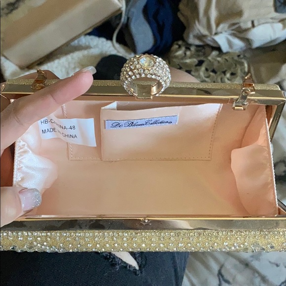 Purse - Picture 2 of 2